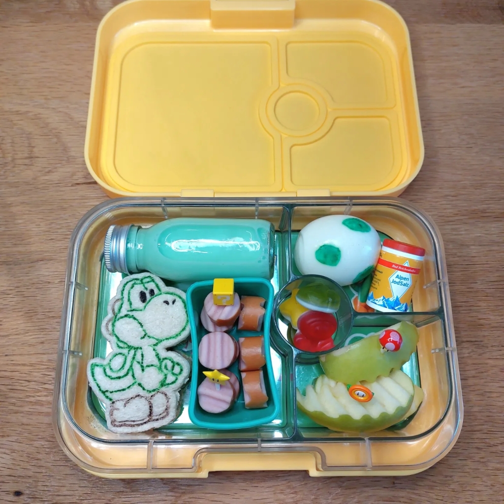 Yoshi sandwich for a super fun creative lunchbox for kids